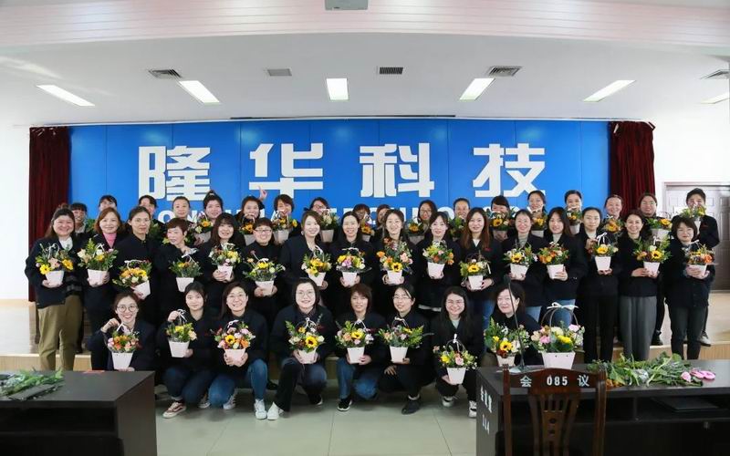 �¾�������������ggpoker�����Ƽ����Ÿ���λ��֯�����˶������ף�����ˡ������Ͷ���Ů��
